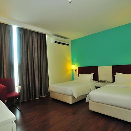 D North Star Hotel & Spa Sandakan Luaran gambar
