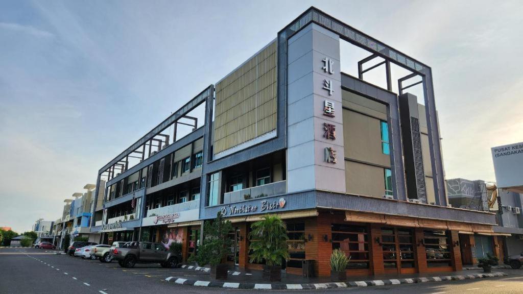 D North Star Hotel & Spa Sandakan Luaran gambar